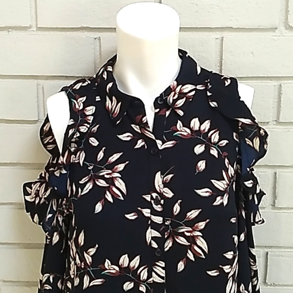 Collective Concepts Navy Ruffled Cold Shoulder Button Up Dress. Size Small - Picture 4 of 11